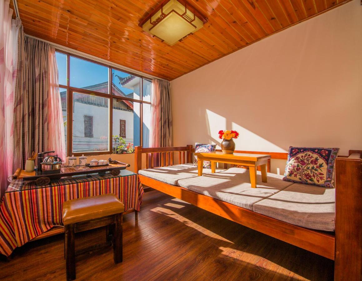 Lijiang Rongyi Homestay Buitenkant foto